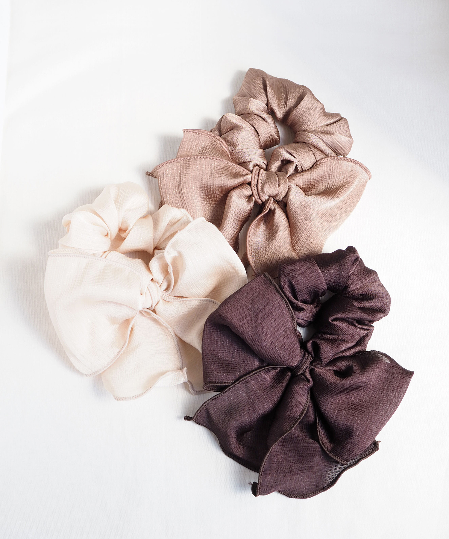 ラテカラーリボンシュシュ