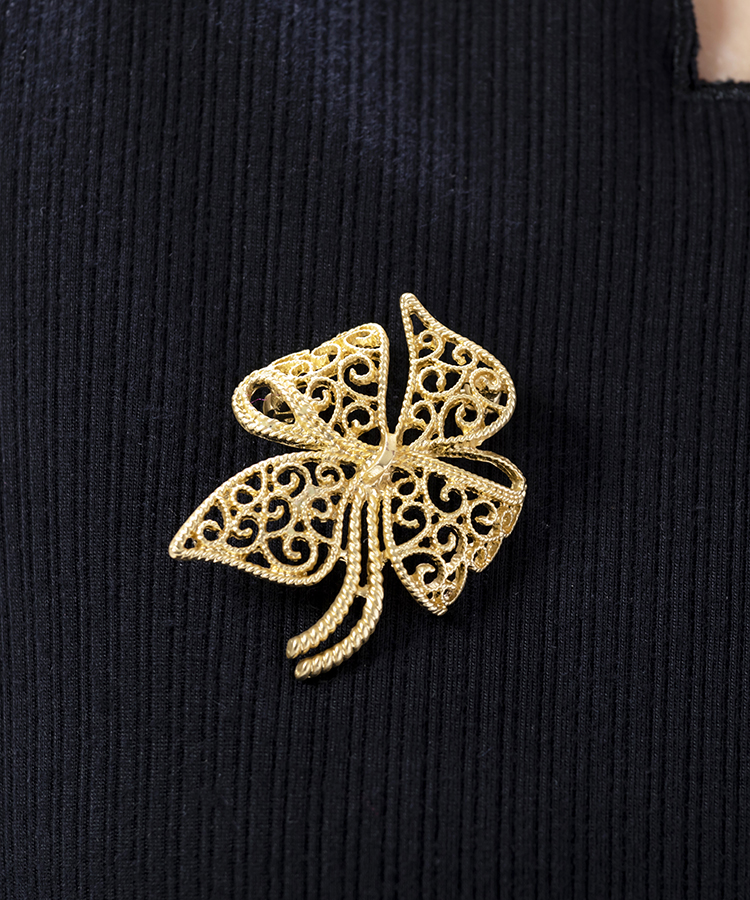 四つ葉のクローバーブローチ ブローチ コサージュ 公式 Muk Online Shop 人気アクセサリー ジュエリー通販