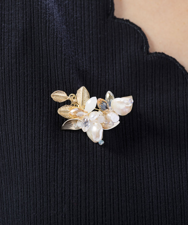 メタルリーフと淡水パールのじゃらブローチ Juno 淡水パール ブローチ コサージュ 公式 Muk Online Shop 人気アクセサリー ジュエリー通販 メタルリーフと淡水パールのじゃらブローチ Juno 淡水パール ブローチ コサージュ 公式 Muk Online Shop 人気アクセサリー ジュエリー通販